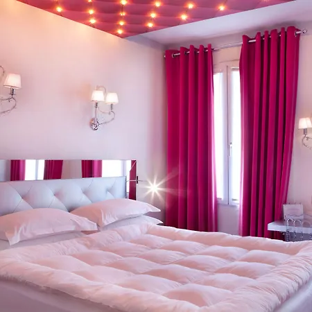 Petit Madeleine Hotel-3